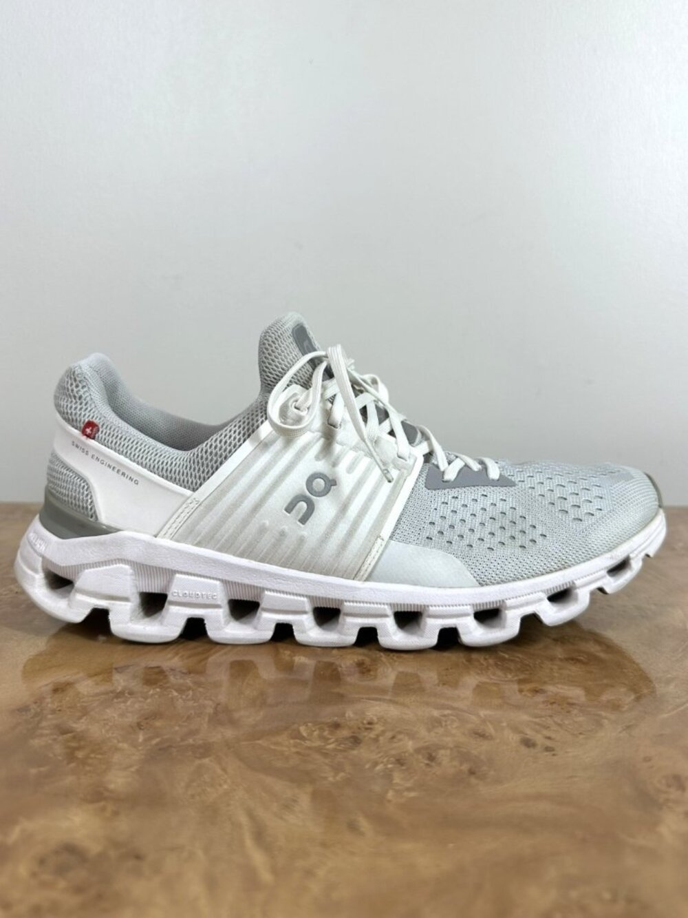 On Cloudswift Women’s 9.5 Glacier White Gray CloudTec Running Shoes 41.99579